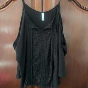 Cold shoulder top😍